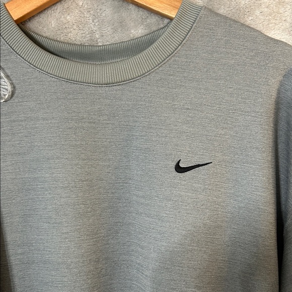 Nike Women’s Heather Gray Sweatshirt and Joggers Set - Picture 3 of 16